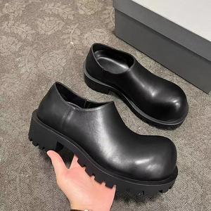 Chaussures à bout rond à talon épais en microfibre, couleur unie, printemps 2023, nouvelle collection, style anglais, à enfiler, semelle en caoutchouc épaisse, semelle épaisse, <span class=keywords><strong>Derby</strong></span> à bout rond - Product Image 2