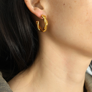 Pendientes Huggie en Forma de C con Tejido Cruzado, Aleación de Zinc, Oro y Plata, Joyería Geométrica Minimalista de Moda para Mujer - Product Image 2