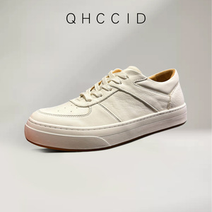 QHCCID รองเท้าผ้าใบหนังสีขาว ส้นเตี้ย ระบายอากาศได้ดี รองเท้าลำลอง สไตล์เดินเล่น พื้นรองเท้ายาง - Product Image 2