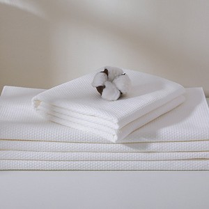 Rotolo di Tessuto Non Tessuto in <span class=keywords><strong>PET</strong></span> di Grado Industriale, Materiale Delicato per Prodotti come Pannolini e Assorbenti per Incontinenza, Spedizione Rapida, Vendita all'Ingrosso - Product Image 5