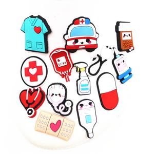Accesorios <span class=keywords><strong>de</strong></span> PVC para Zapatos, Charms Jibz con Diseños <span class=keywords><strong>de</strong></span> Doctor, Ambulancia, <span class=keywords><strong>Enfermera</strong></span>, Venda para la herida, para Decoración <span class=keywords><strong>de</strong></span> Zapatos Croc Clogs, Manualidades <span class=keywords><strong>de</strong></span> Plástico - Product Image 3