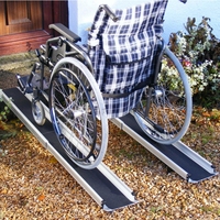 Kunden spezifische Teleskop-Rollstuhl rampen 7ft verstellbare Rollstuhl rampe 7,4 "breite rutsch feste Aluminium rampe für Heim treppen