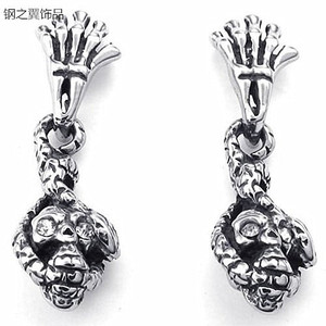 Pendientes de esqueleto yunique de acero de titanio para hombre, joyería rock, pendientes de moda - Product Image 1