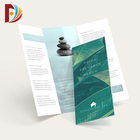 Brochures pliées en trois, dépliants et catalogues A4 en papier et carton, avec conception personnalisée et impression CMJN, pour la remise des diplômes, les entreprises et le secteur médical, de qualité supérieure et à prix abordable.