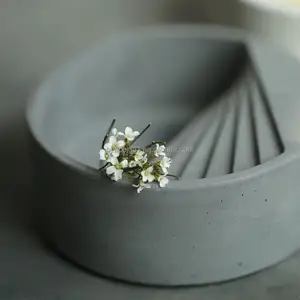 Rotondo piccolo fiore di cemento succulento Mini fioriera personalizzato all'ingrosso moderno vaso per la decorazione della casa