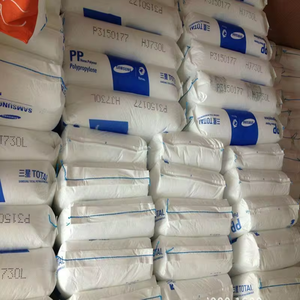 Gránulos Vírgenes de Plástico PP 1120, Resina de Material PP 1124 de Grado de Moldeo de Alta Resistencia al Impacto del Fabricante - Product Image 1