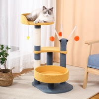 Petit arbre à chat multi-niveaux avec griffoir, lit rond sur la perchoir supérieure et jouet pompon suspendu pour chatons et chats d'intérieur