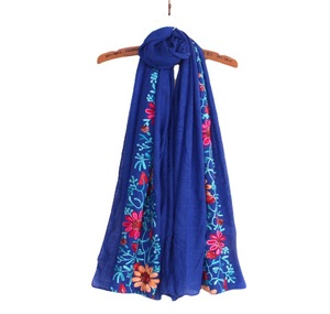 Foulard uni en Viscose florale brodée, Foulard en coton imprimé Bandana indien, Foulard doux, casquette Hijab musulmane - Product Image 5
