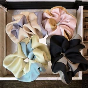 Lot de Scrunchies en Satin Personnalisés Grande Taille – Échantillon Rapide – Accessoires de Mode pour Filles et Femmes – Ensemble Cadeau de Pinces à Cheveux en Polyester - Product Image 3