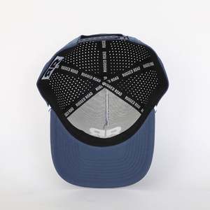 Gorra deportiva de 5 paneles de moda con logotipo bordado al por mayor, gorras con agujeros cortadas con láser de poliéster, gorra de béisbol unisex de alta calidad con cuerda personalizada - Product Image 6