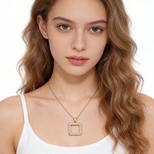 Collar de Latón con Baño de Oro 18K para Mujer, Cadena de Eslabones con Marco Cuadrado y Circonitas AAA, Colgante Minimalista, Venta al por Mayor - Product Image 2