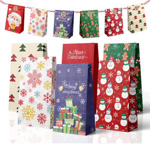 Sacchetti Regalo in Carta Kraft Natalizi con Stampa Invernale di Alberi, Neve, Cervi e Pigne, Borse con Cordoncino per Confezioni Regalo Festive - Product Image 4