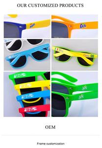 Vente en Gros en Vrac Lunettes de Soleil Promotionnelles pour Enfants avec Monture et Verres en PC Logo Personnalisé Imprimé - Product Image 4