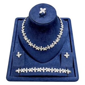 Colección de Joyería Bride Talk Impresionante de 4 Piezas con Diseño Floral de Trébol y Circonita Cúbica, Accesorios para Novias Africanas de Dubái, para Bodas, Compromisos y Fiestas - Product Image 4
