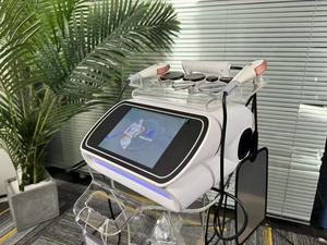 Equipo de Belleza Portátil 2 en 1 para Rejuvenecimiento y Reafirmación de la Piel con Tecarterapia, Escultor Corporal y Facial Multidimensional - Product Image 4
