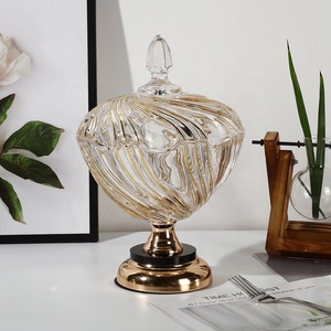 Ciotola per caramelle <span class=keywords><strong>con</strong></span> piedini <span class=keywords><strong>in</strong></span> <span class=keywords><strong>vetro</strong></span> trasparente rivestito <span class=keywords><strong>con</strong></span> <span class=keywords><strong>coperchio</strong></span>, barattolo per biscotti <span class=keywords><strong>in</strong></span> cristallo barattolo decorativo per farmacia per feste, Buffet di caramelle - Product Image 2