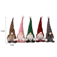 Gnome de Noël en peluche fait main, barbe longue et blanche, sans visage, position assise, avec bonnet tricoté, thème forêt, durable et réutilisable