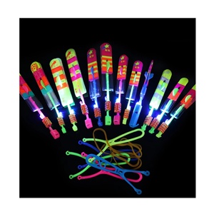 Mùa hè LED Súng cao su bay tên lửa đồ chơi với còi nhựa nhấp nháy mũi tên ngoài trời bay nhấp nháy đồ chơi - Product Image 1