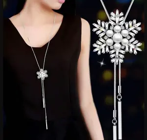 Frauen New Design Kristall Schneeflocke Anhänger lange Kette Halskette Hot Party Favor Kleid Halskette Weihnachten Neujahr Geschenke für sie