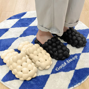 2025 nouveau drôle bulle sandales pantoufles populaire maison Massage bas anti-dérapant salle de bain pantoufles pour <span class=keywords><strong>homme</strong></span> femme - Product Image 6
