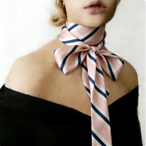 ผ้าพันคอไหมลายเสือดาวลายจุด ผูกโบว์เล็ก ใช้เป็นริบบิ้นผูกผม ผ้าพันคอ ผ้าพันหูหิ้วกระเป๋า หรือใช้ตกแต่งกระเป๋า - Product Image 2