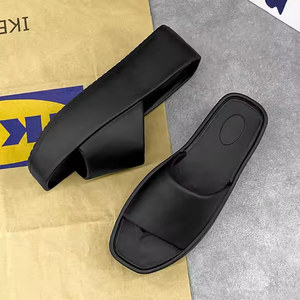 Sandalias de <span class=keywords><strong>plataforma</strong></span> unisex personalizadas con estampado de estilo de niña, zapatillas con plantilla de EVA con logotipo personalizado de marca para hombres y mujeres - Product Image 3