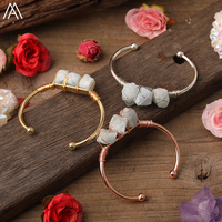 Bracelet ouvert en fil de cuivre doré, avec pierres naturelles de quartz, améthyste et labradorite