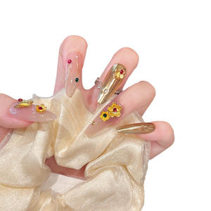 El yapımı, lüks çiçek desenli, altın simli ve elmas işlemeli, altın kaplama takma tırnaklar - Product Image 1