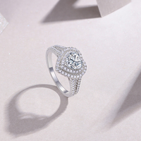 Bague de luxe en argent 925 avec micro-pavé de moissanite 1 carat D VVS en forme de cœur à double halo pour les mariages et les occasions spéciales