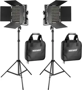 NEEWER 2 pezzi bicolore 660 LED Video Light and Stand Kit include:(2)3200-5600K CRI 96 + luce dimmerabile con staffa a U
