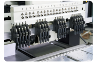 Machine automatique de distribution et de goutteurage d'étiquettes PVC/silicone 12 couleurs de précision – Prix compétitif, haute productivité, économie d'énergie
