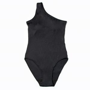 Traje de Baño Lynmiss OEM de Una Pieza para Mujer, Diseño Sexy de Un Hombro, Material de Poliéster/Nailon, Secado Rápido y Características Antibacterianas - Product Image 2