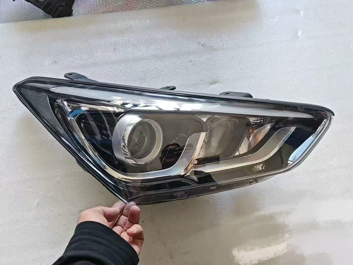 hyundai santa fe 2018 headlights
