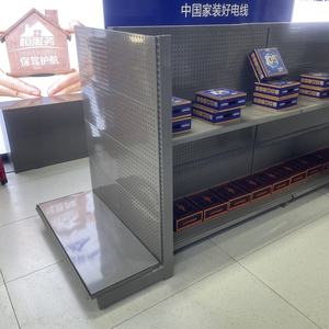 Couverture détachable de bâton de golf de conception moderne personnalisée couverture Rack bois et métal Slatwall Display <span class=keywords><strong>pour</strong></span> la publicité - Product Image 2