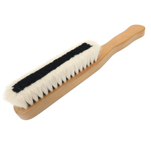 Cepillo de limpieza de lana con cerdas suaves y mango largo para quitar el polvo del sofá, cama y uso doméstico - Product Image 1