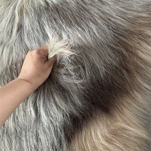 Pellicce di capra di colore grigio naturale capelli lunghi pelliccia di capra con capelli lunghi 15cm - Product Image 5