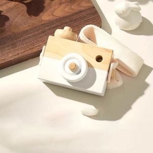 Jouet en bois écologique en forme d'appareil photo pour enfants, idéal pour l'apprentissage précoce, la décoration, les cadeaux d'affaires, les jeux interactifs et la décoration intérieure - Product Image 1