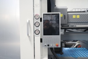 Lớn highshine 1350ton tự động ngang <span class=keywords><strong>Pallet</strong></span> Nhựa làm khuôn nhựa khay máy ép phun - Product Image 3