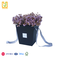 Boîte rigide écologique personnalisée de grande taille pour emballage de bouquets de fleurs, avec poignée, gaufrage et pelliculage mat, idéale pour les cadeaux de mariage et les fleuristes