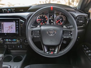 <span class=keywords><strong>Toyota</strong></span> <span class=keywords><strong>Hilux</strong></span> Revo 4x4 Diésel Automática 2022 |   Usado en Japón, Volante a la Izquierda, Cumple con Euro VI, Bajo Kilometraje para Exportación - Product Image 5