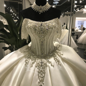 Pour LSYX04 robe de bal moderne robe de mariée avec appliques de dentelle florale encolure dégagée chapelle Train parole longueur Satin - Product Image 3