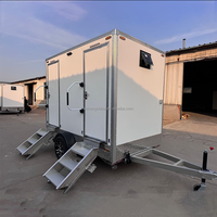 Remorque de toilettes conteneurisées portables de luxe à 3 postes, au design postmoderne, pour les chantiers de construction extérieurs, les maisons ou les bureaux