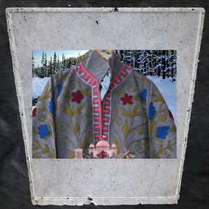 Couverture matelassée artisanale en velours gris avec broderie florale Suzani, tissée, respirante, écologique, épaisse, de qualité supérieure, à col rond, pour l'hiver et l'extérieur - Product Image 3