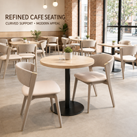 Ensemble de chaises de salle à manger sculptées pour restaurant, fauteuils à dossier côtelé couleur crème, pieds dorés, table carrée en bois, piétement noir