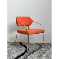Confort de la bibliothèque Elevate: des chaises modernes pour une lecture fluide