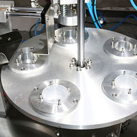 Machine de remplissage et de scellage de capsules Nespresso en acier inoxydable 304 de haute qualité, à entraînement électrique, conception verticale avec emballage en feuille