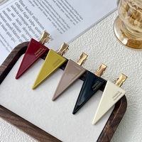 Pinces à cheveux triangulaires géométriques minimalistes en acétate et métal doré, couleurs mélangées, vente en gros, accessoires pour cheveux personnalisables avec logo