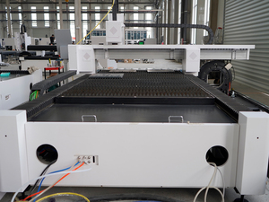 NOUVEAUTÉ 2024 : Machine de découpe laser fibre 3 kW rotative pour tôles et tubes – Découpe laser deux-en-un pour métaux - Product Image 2
