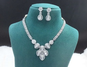 Combo de joyería American Dia elegante de calidad superior para trajes festivos y de fiesta disponibles a precio mayorista - Product Image 1