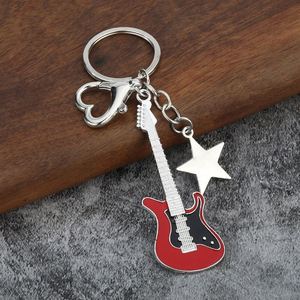 Llavero de guitarra Y2K con corazón y estrella, colgante de instrumento musical de moda rock punk, llavero para bolso, regalo, llavero de guitarra de metal - Product Image 3
